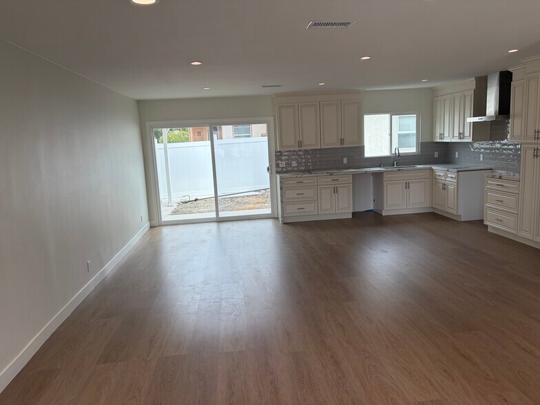 Building Photo - 2641 Elden Ave
