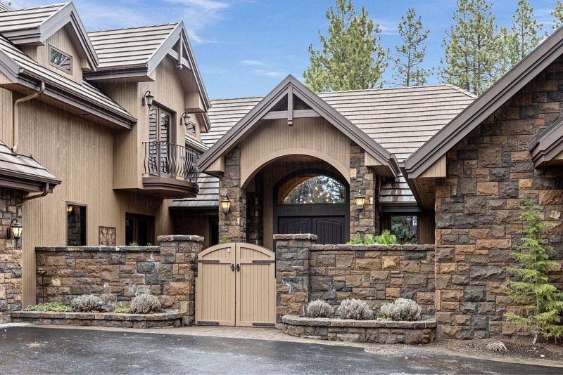 Building Photo - 61725 Broken Top Dr