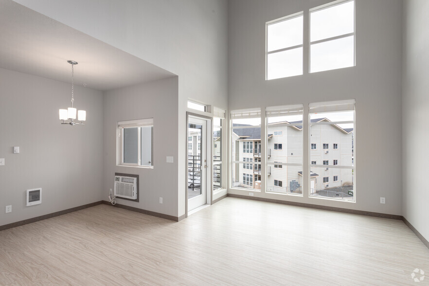 1BR, 1BA - 782SF - Bella Tess