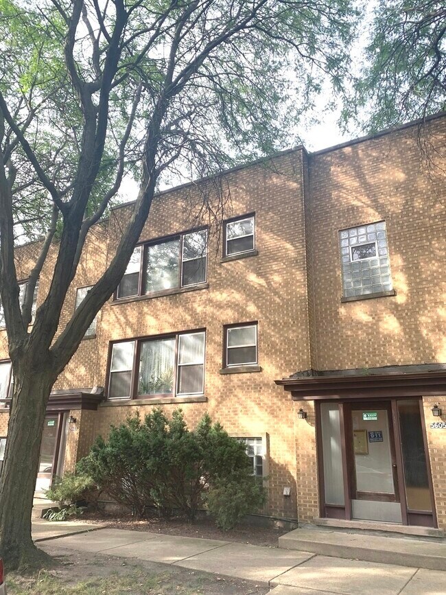 Building Photo - 5605 W Goodman St