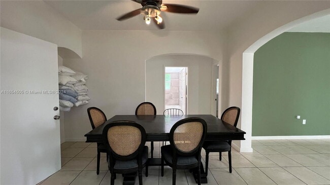 Building Photo - 113 NW 35th St