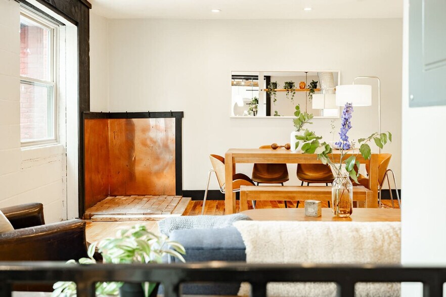 Building Photo - 1304 Broadway-SI ID1056130P