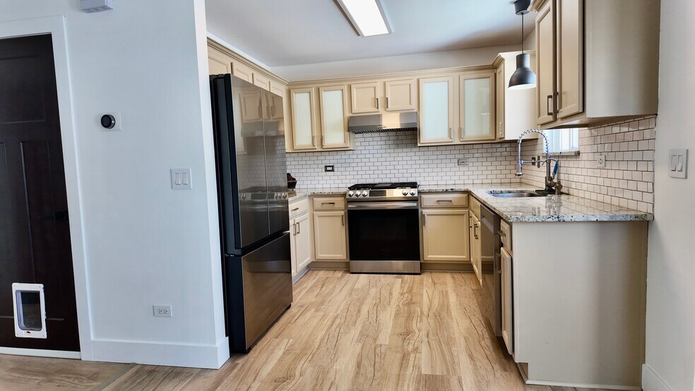 Building Photo - 68 Kempton Dr