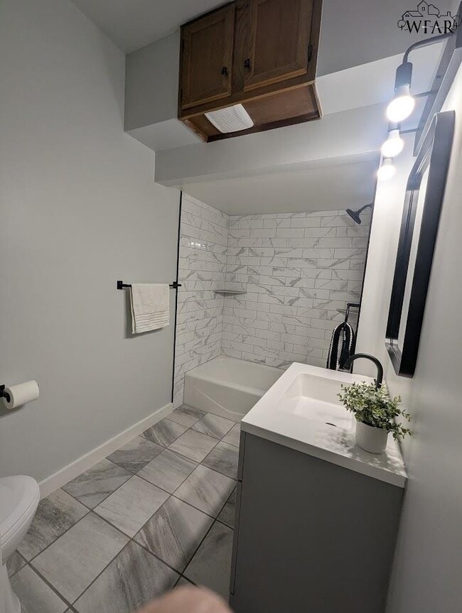 Building Photo - 2306 Garfield St