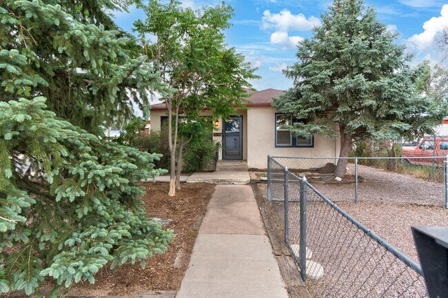 Building Photo - 2625 Gunnison St