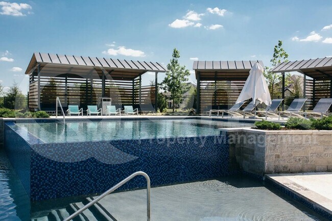 Building Photo - 3508 Covedale Blvd