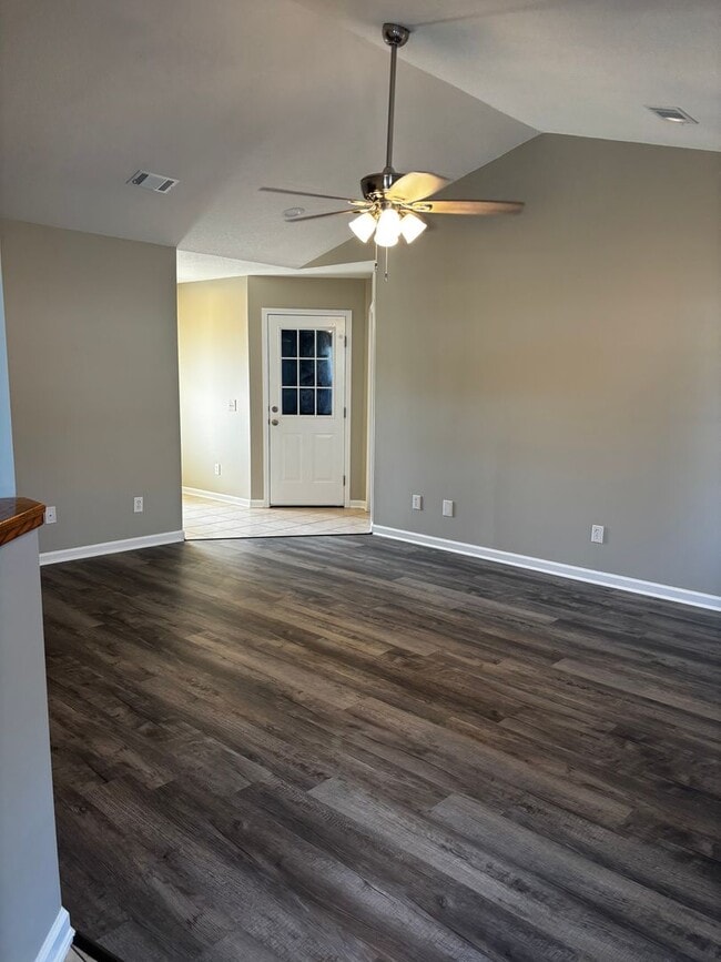 Building Photo - 3 Bedroom/ 2Bath located in Nettleton School District