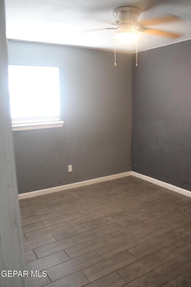 Building Photo - 3145 Red Sails Dr