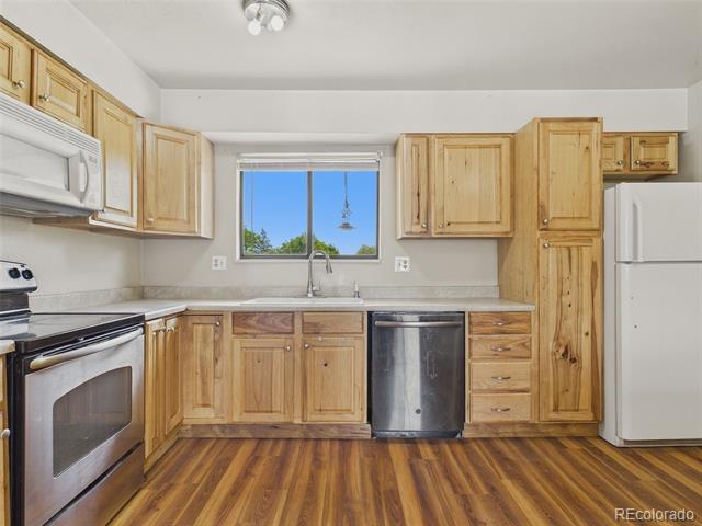Building Photo - 904 S Uravan St