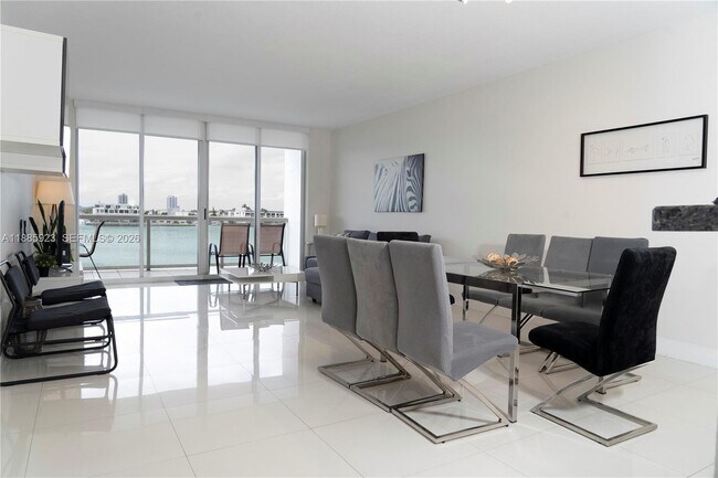 Building Photo - 17050 N Bay Rd