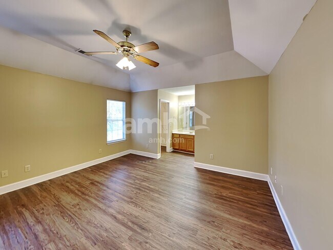 Building Photo - 1508 Cardinal Ln