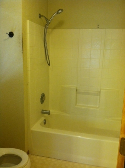 Building Photo - 3 BEDROOM VICTORVILLE HOME ON SPACIOUS LOT IN VICTORVILLE