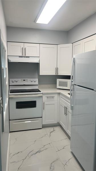 Building Photo - 42 NE 36th Ct