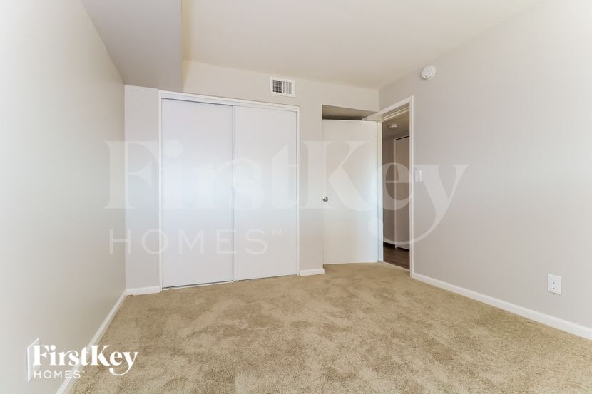 Building Photo - 9601 N 34th Ave