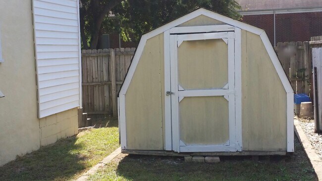 Storage - 448 W Railroad Ave