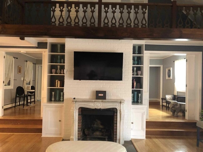 Building Photo - 1056 Beekman Rd