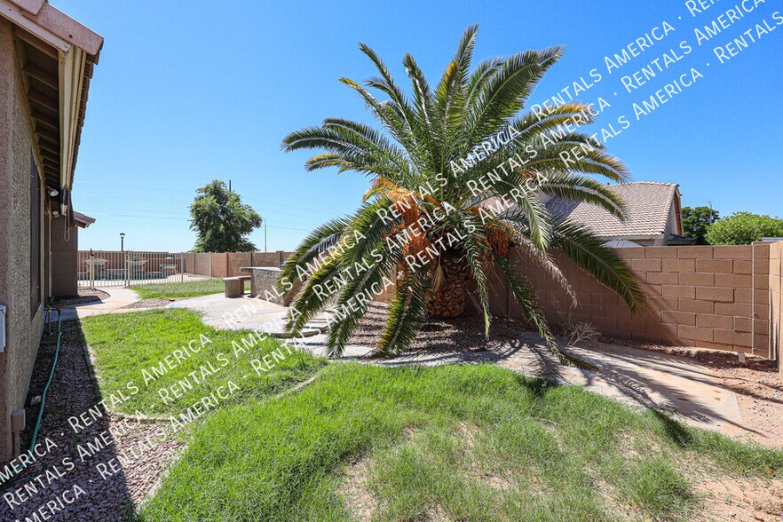 Building Photo - 6974 S Scott Dr
