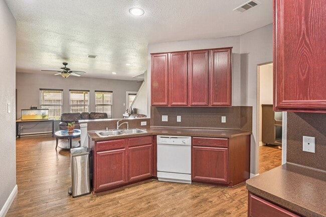 Building Photo - 1226 Newsome Glenn Dr