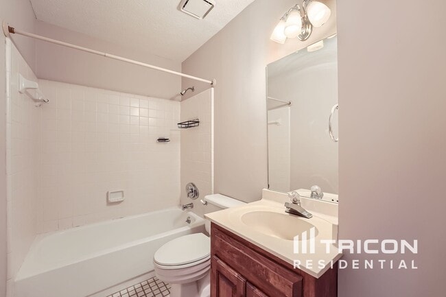 Building Photo - 847 Castle Walk Cove SW