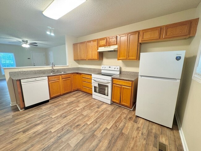 Building Photo - Statesville - 3BR/2BA