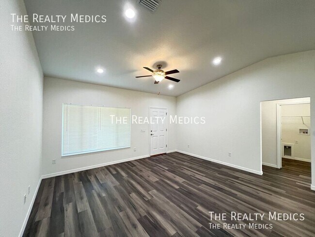 Building Photo - 290 Malauka Run