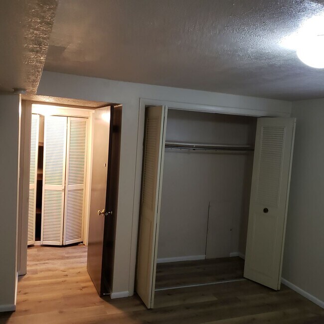 Building Photo - 1B/1B Pet Friendly Apartment South of BYU