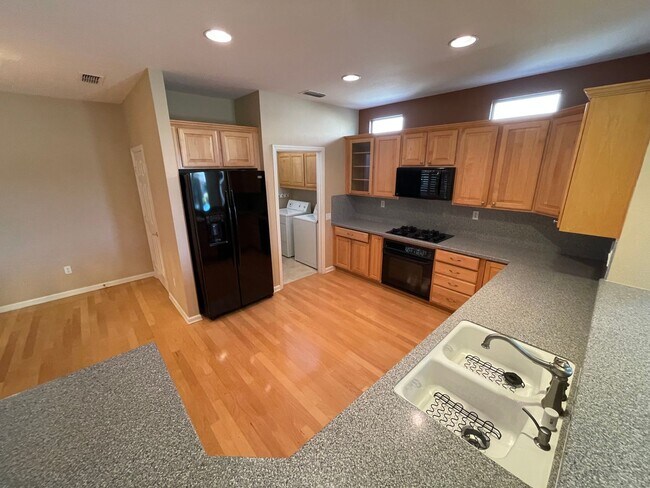 Building Photo - BEAUTIFUL DEL WEBB 55+ ADULT COMMUNITY TAH...