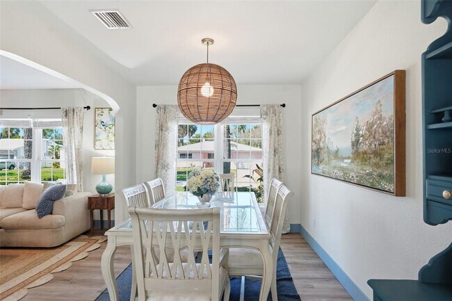 Building Photo - 759 Lantana Ave