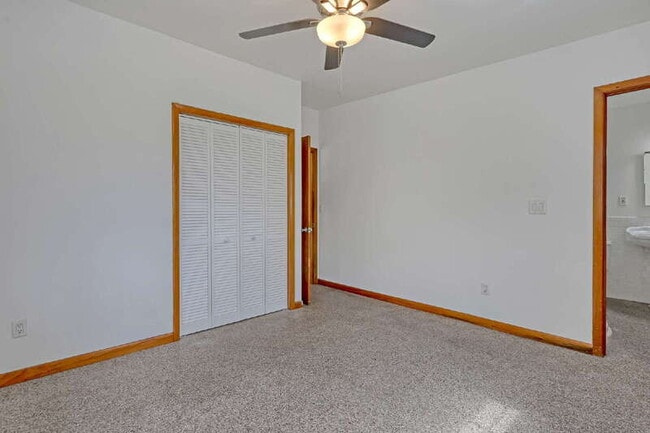 Building Photo - 184 S 5th St