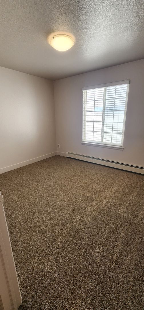 Building Photo - Update 3 bed/2 bath in Orchard mesa