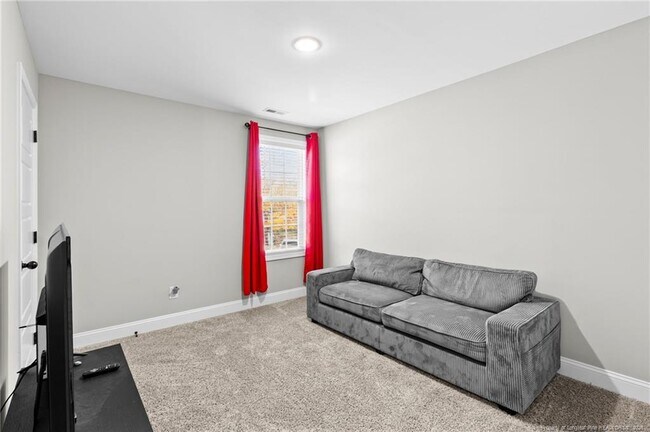 Building Photo - 101 E 6th Ave