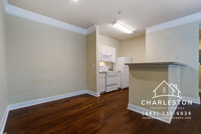 Building Photo - 1300 Park W Blvd