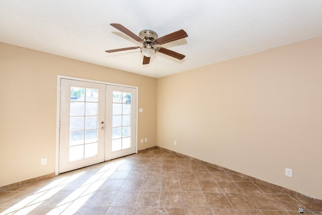 Building Photo - 4597 W 18th Pl