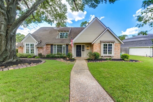 Primary Photo - 1210 Shannon Valley Dr