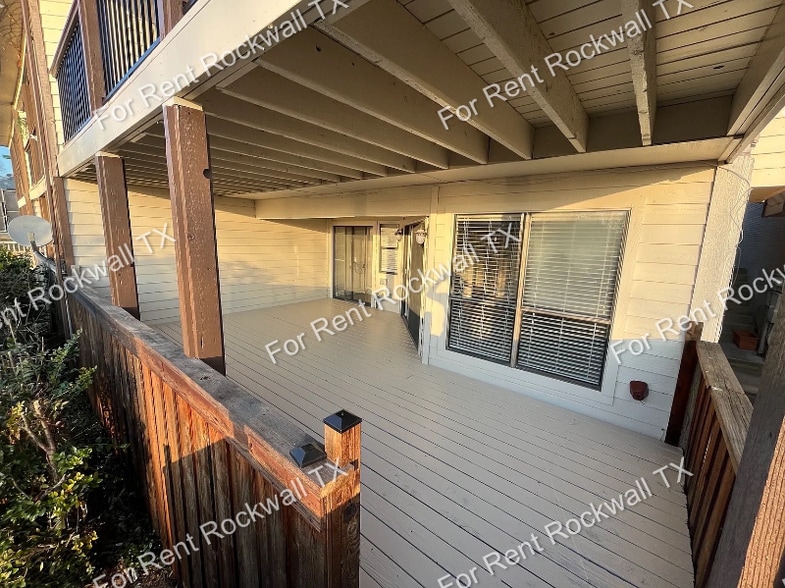 Building Photo - 526 Yacht Club Dr