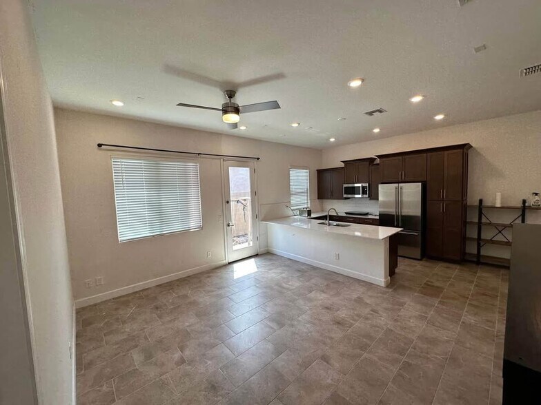 Primary Photo - 6219 S 25th Pl