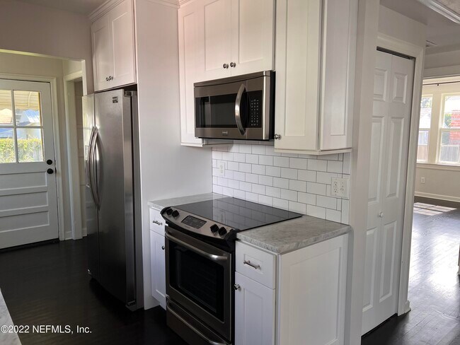 Building Photo - 4743 Kerle St