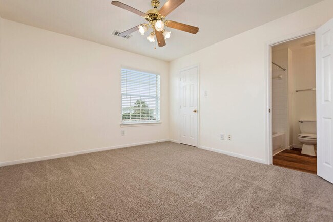 Building Photo - 2108 St Lucia Calle