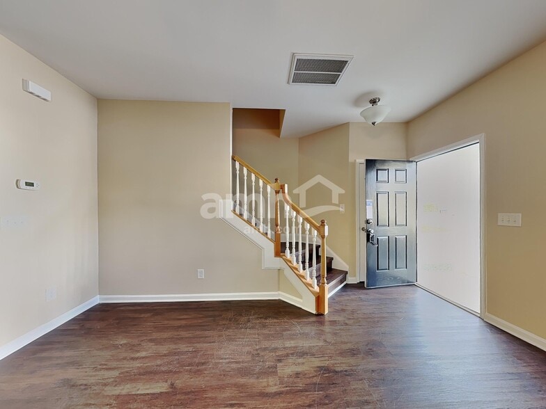 Building Photo - 405 Birch Run Dr