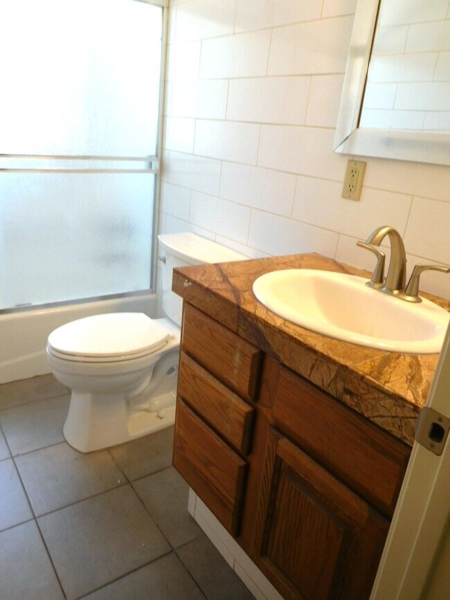 Building Photo - 1325 Williams Cir