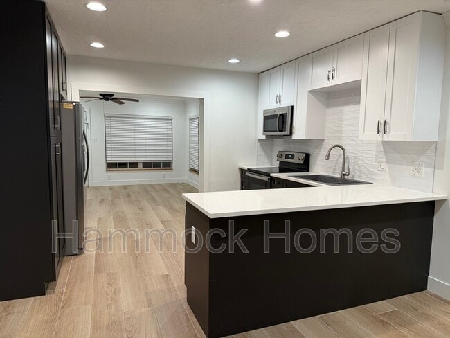 Building Photo - 5505 S Lois Ave