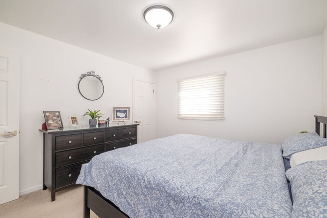 Building Photo - 5621 S 22nd St