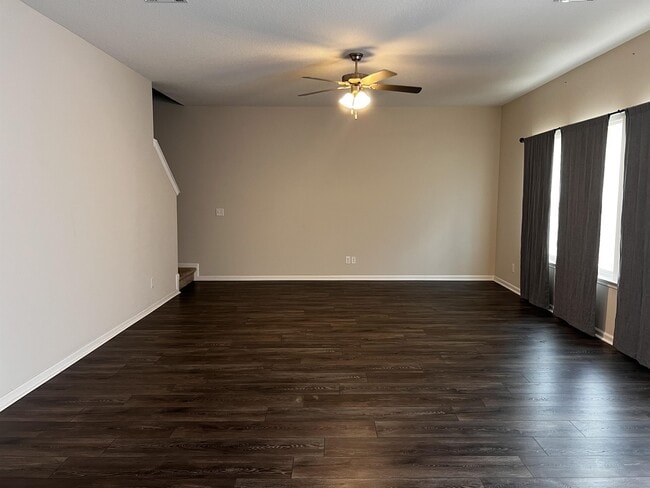 Building Photo - 283 Summerhill Dr