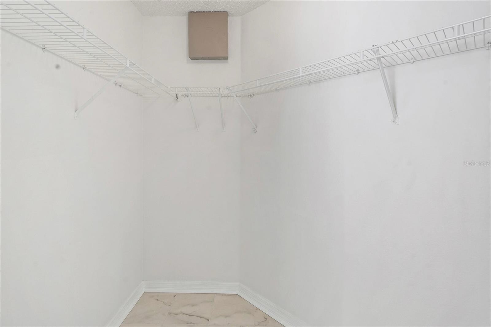 Building Photo - 1504 Silktree Ct