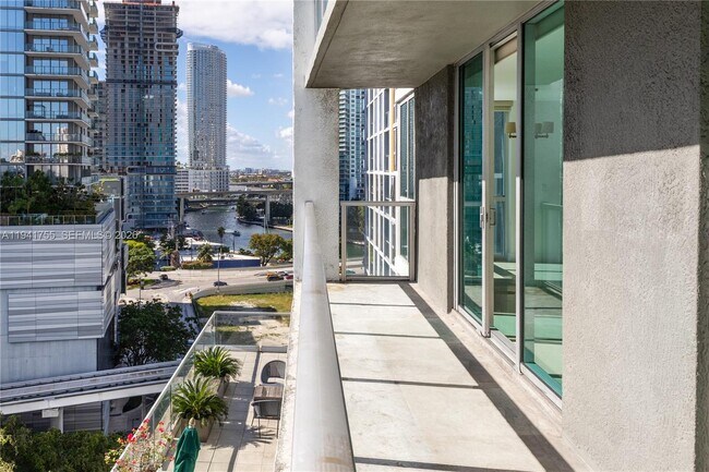 Building Photo - 55 SE 6th St