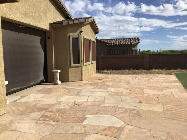 Building Photo - 5 Bdrm, 3 Full bath, clean nice home in Oro Valley-La Canada & Naranja
