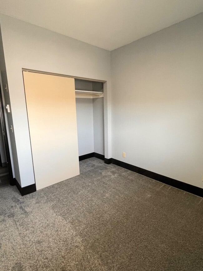 Building Photo - 60 Merlot Dr