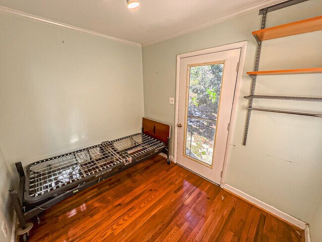 Building Photo - Cheerful 2 Bedroom 2 Bathroom with Spaciou...