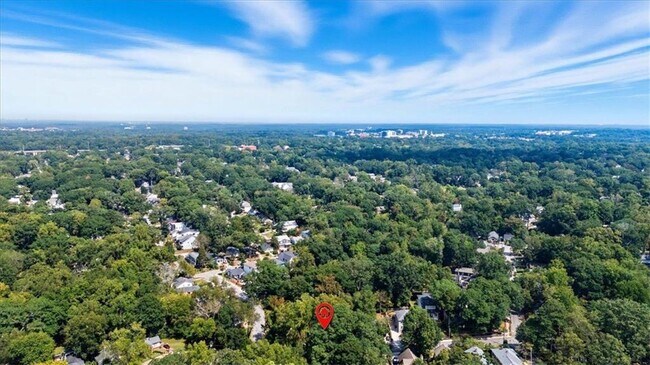 Building Photo - 2238 Ridgedale Rd NE