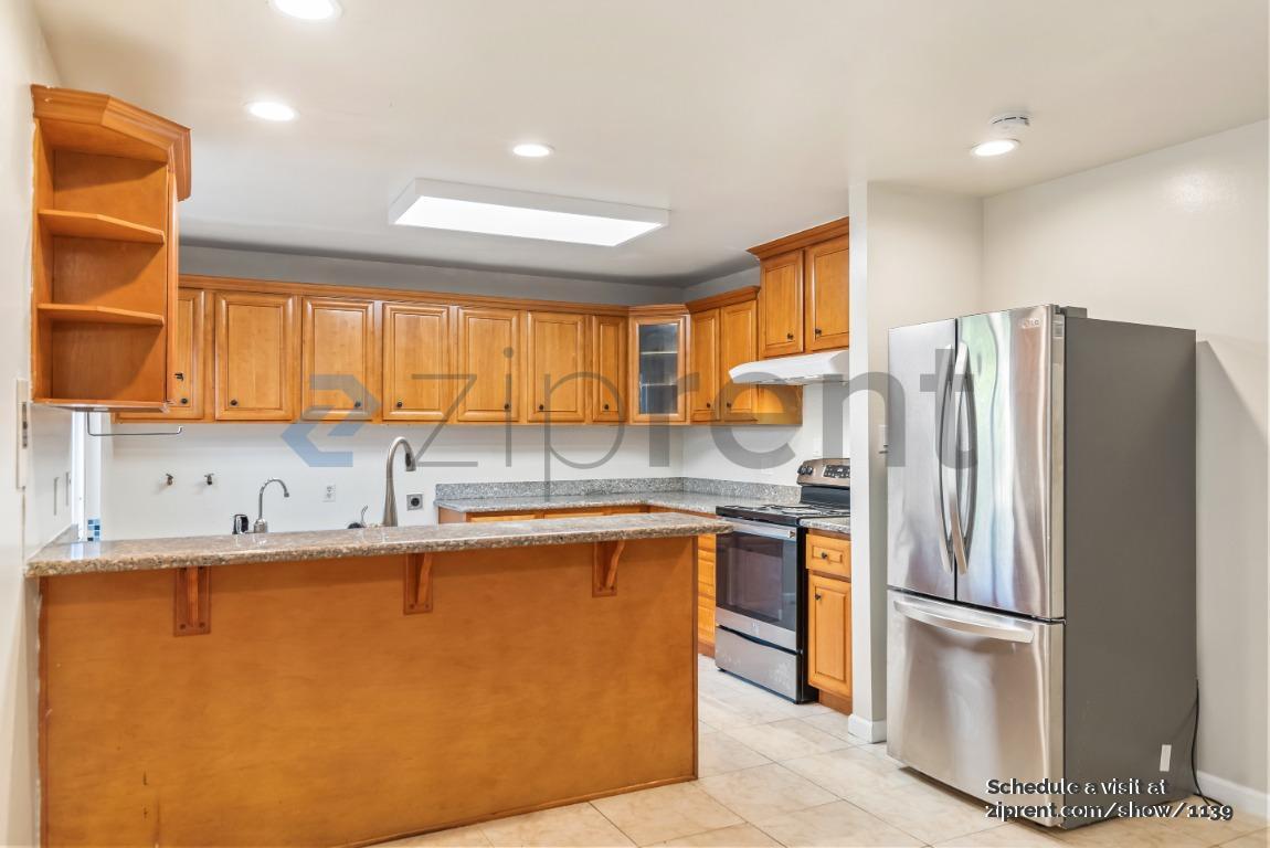 Building Photo - 685 Carmar St